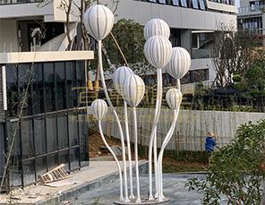 《萌芽》玻璃鋼景觀雕塑